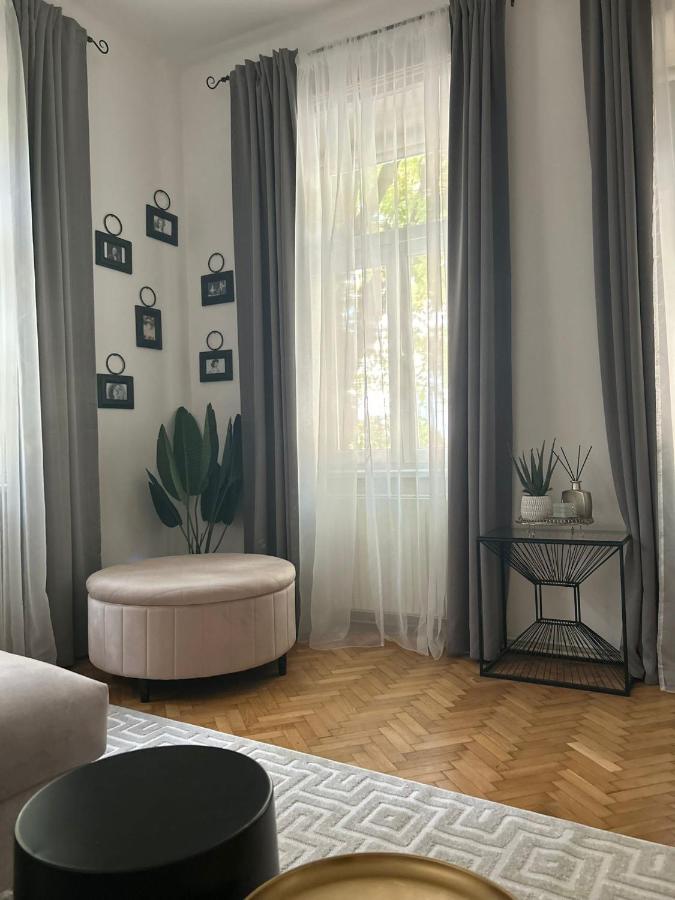 Apartment 5 Min Schoenbrunn Gloriette, Direct To City Center, Free Parking Vienne Extérieur photo