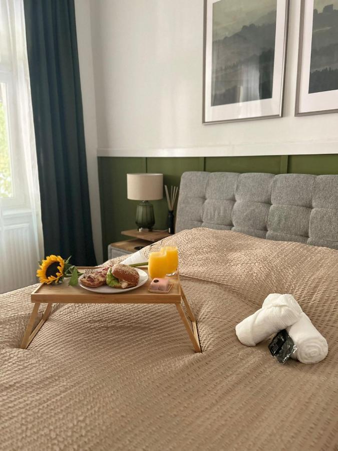 Apartment 5 Min Schoenbrunn Gloriette, Direct To City Center, Free Parking Vienne Extérieur photo