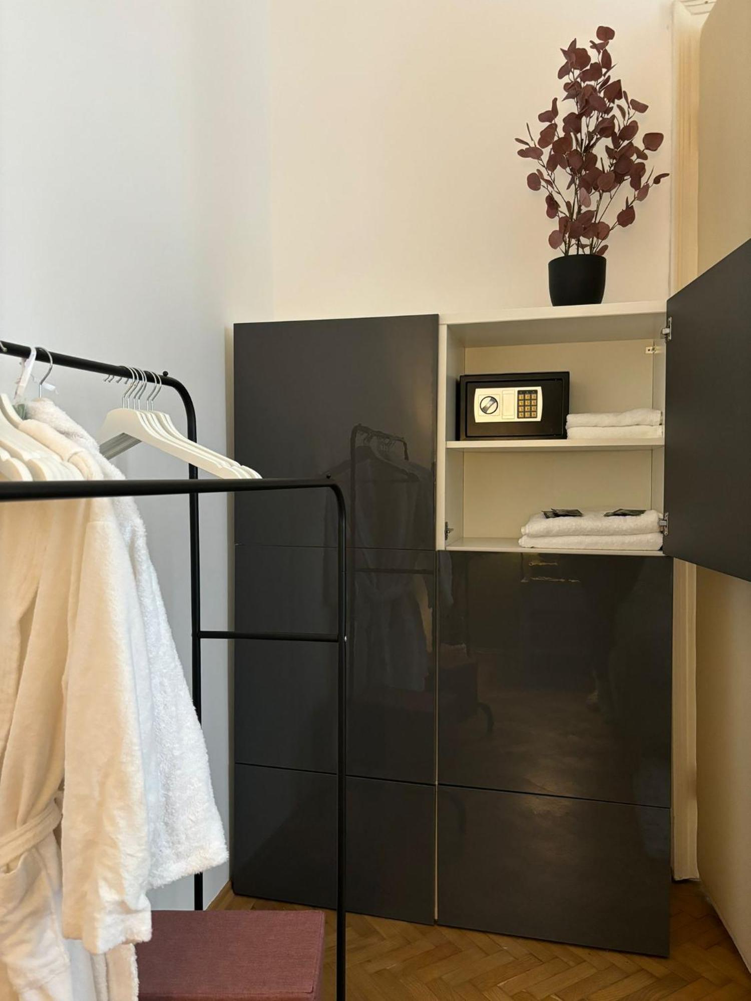 Apartment 5 Min Schoenbrunn Gloriette, Direct To City Center, Free Parking Vienne Extérieur photo